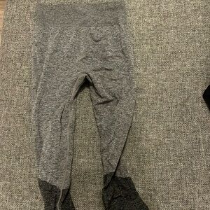 black and gray leggings